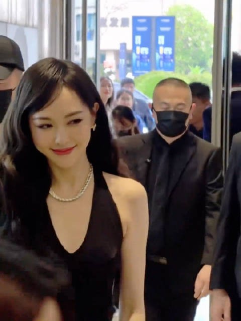 唐嫣状态像女大学生!