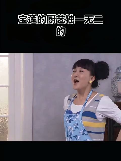 洪宝莲端出拿手好菜，品如哥哥和爸爸表情微妙