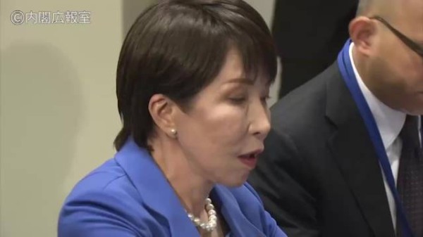 高市早苗和泽连斯基会面期间，还是一样轻浮各种微表情吓死人…