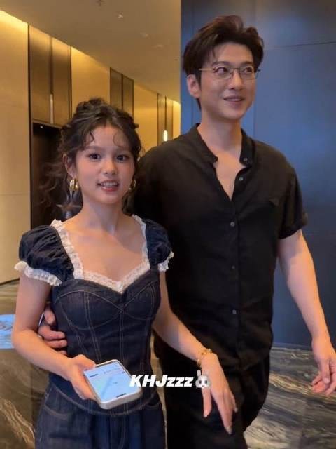 小情侣甜蜜满溢|订婚仪式圆满落幕