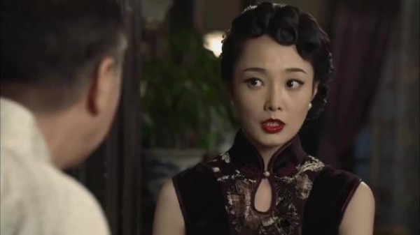 女人刚搬进新租的公寓就收到了丈夫的死讯,富太太变成了小寡妇