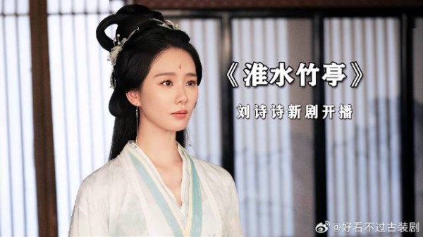 她仅仅只有四岁，取乐方式却是与众不同