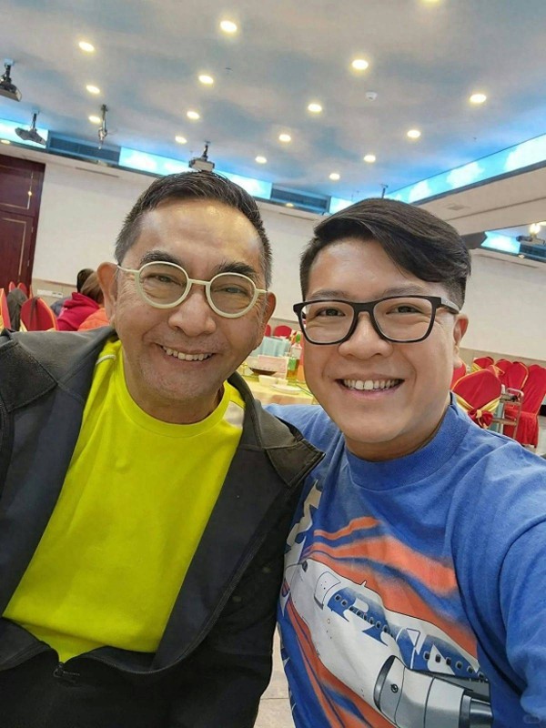 TVB“御用恶人”广州带团陪玩,精神十足,内地拍3日戏够花两个月