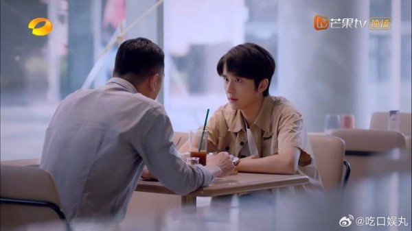 贺子秋跟亲爸没有感情,把他给自己的钱,全部还给他