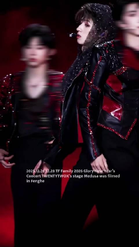 恭喜朱志鑫《美杜莎》单人直拍播放破百万!