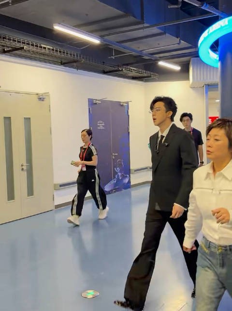 我的天哪！ 刘宇宁太帅了 刘宇宁身材太板正了 刘宇宁太可爱了