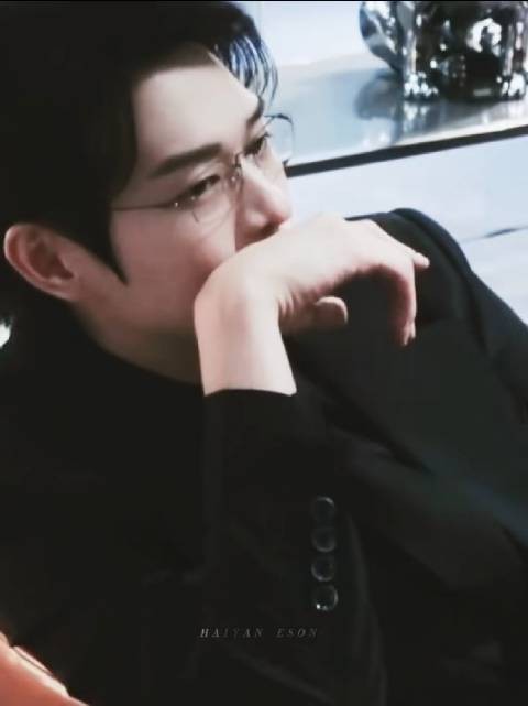 你的小说男主已上线，就是今天！《无可替代》叶信之！cr.海盐可颂