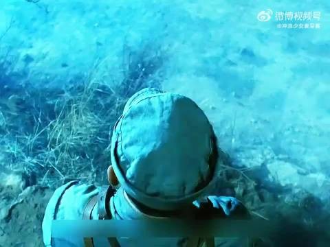 鬼子妄想偷袭八路根据地,不料却被尿液暴露了目标
