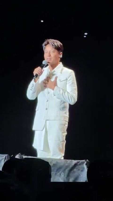 李克勤 坐了6小时的士，终于赶上 侯浪 演唱会