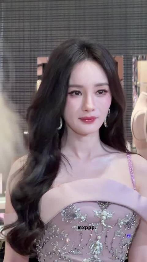 完全是耳环消失术