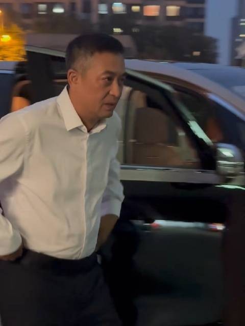 你们喜爱的二叔来了!