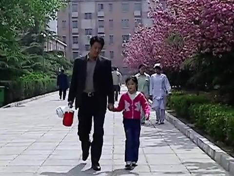 父亲求人办事的情商示范,得体说话留余地