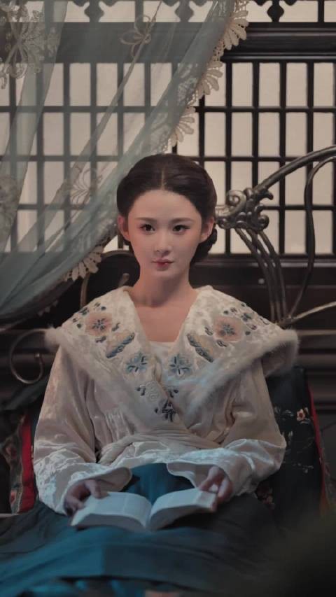 短剧《水袖起落》江怜潜伏梨园复仇,沈京寒沈知珩身陷纠葛