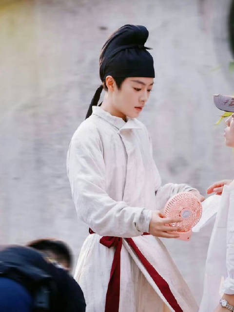 陈丽君祝姑娘路透少年感拉满