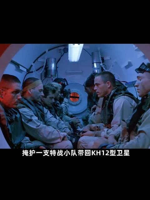 女兵临危不惧枪林弹雨中救出教官,战场无性别只有实力