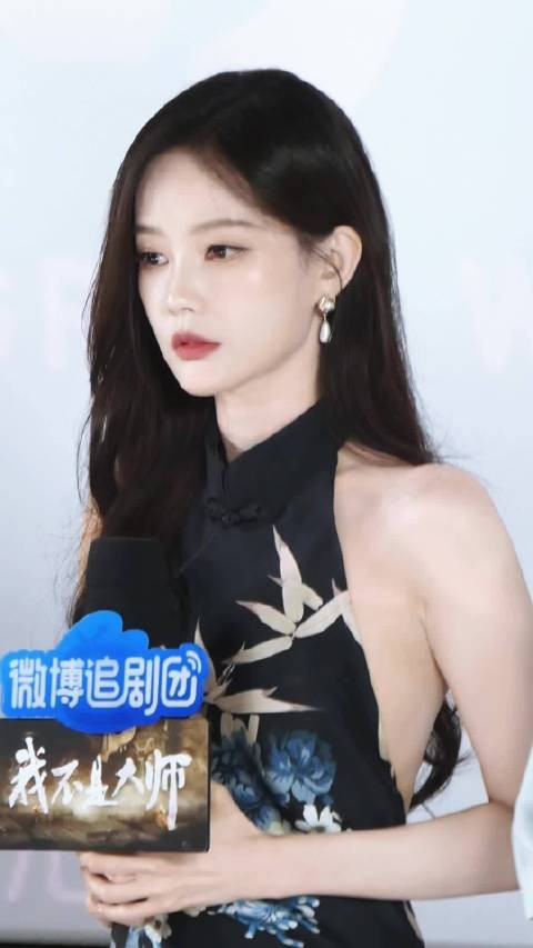 李一桐叽里咕噜说什么呢好美啊哈哈哈哈哈哈