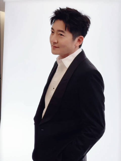 优雅入镜,气场自成