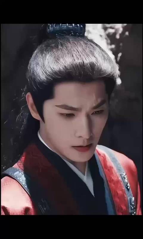 杨洋一眼惊艳后越看越帅越看越好看