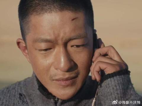 爱情这种东西,太经不起两种东西的考验了:一个是时间,另一个是距离