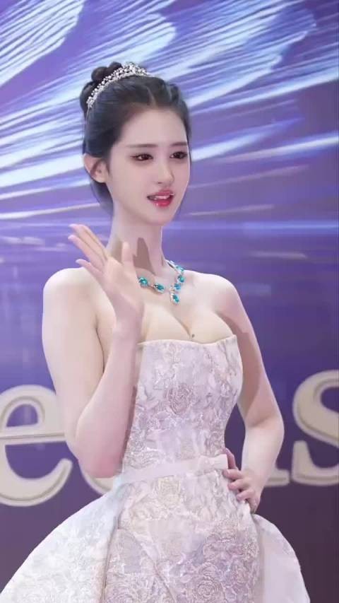 选美小姐总冠军白欣禾身高一米七九,体重一百零八斤