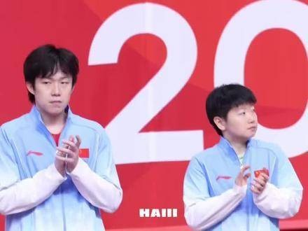 17秒处，莎脱口而出“给我买蛋挞吃”，小表情萌翻全场