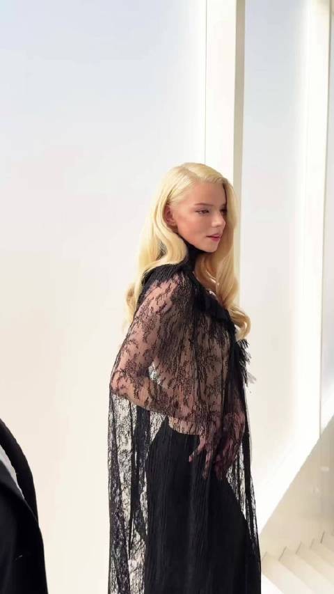 Anya Taylor-Joy 巴黎时装周 Dior大秀 看秀look
