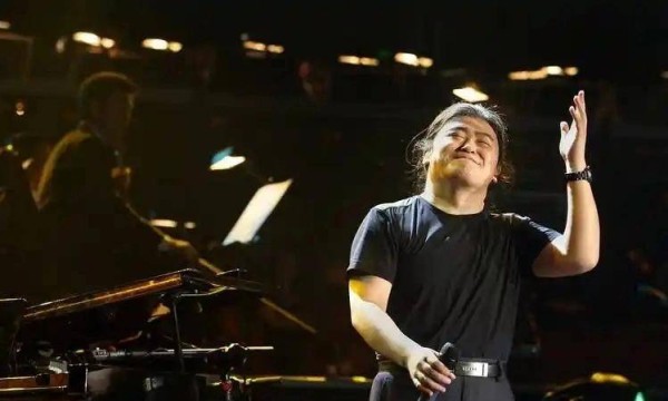 音乐家刘欢退休,为什么只能成为副教授?