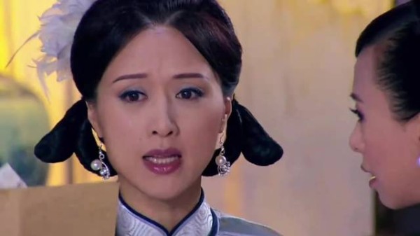 为了救出老爷,五姨太甘愿前往土匪窝
