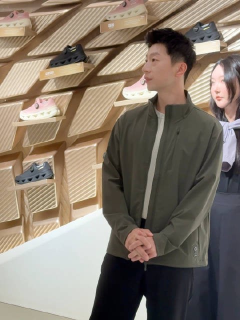 十月也等你上班.jpg