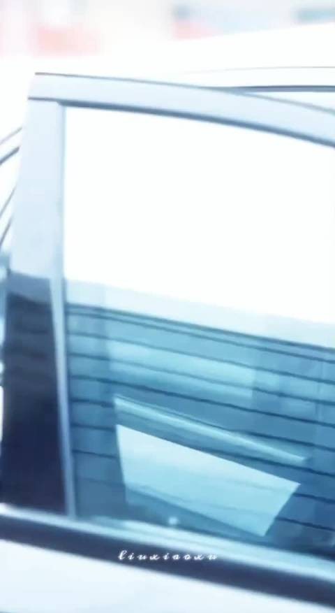 短剧男主插兜藏BGM遥控器,霸总出场笑料多
