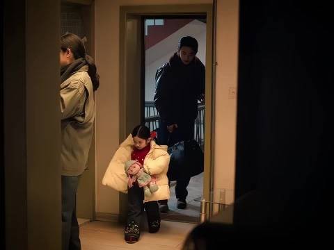 5岁小演员在停尸房演戏,查案戏份冲击力强