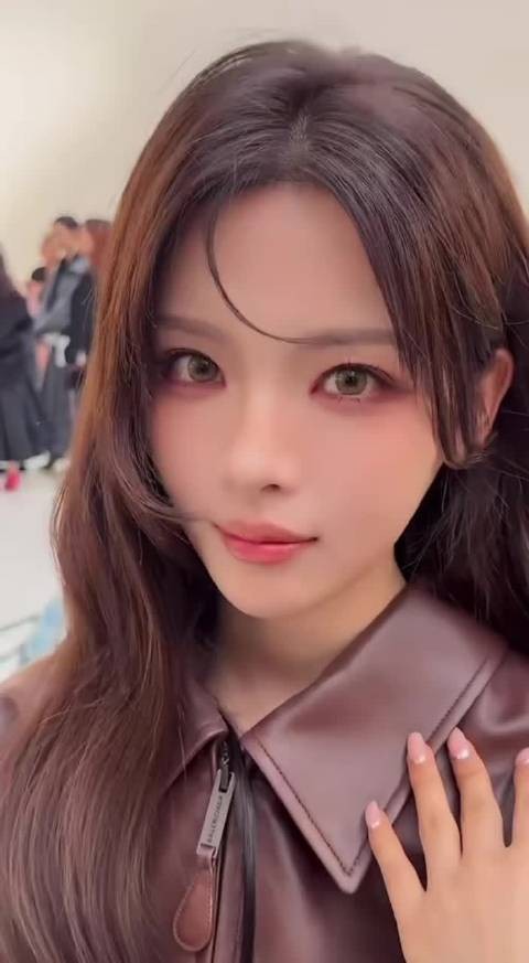 杨超越每次g社生图都好夸张 美的太惊艳了 难怪选秀时期会被大家如此偏爱