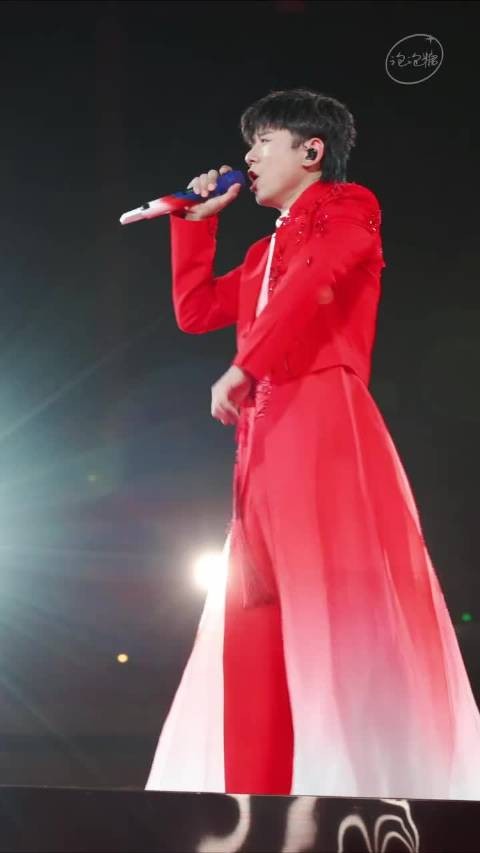 张杰演唱会唱久违歌曲，浪漫献歌给久未见面的观众