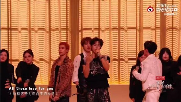 管健嘉晨表演中推开颜安,动作强化情绪展现进步
