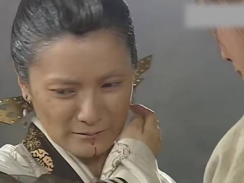 不可思议!金花婆婆撕掉易容面具,绝世美女浮出水面