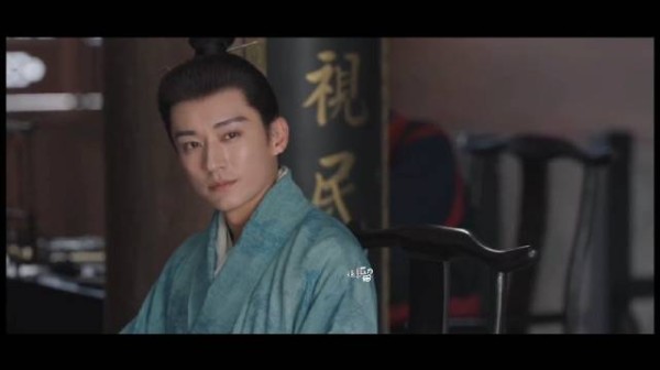 林大爷与她眉来眼去互掐互怼,眼神皆含爱