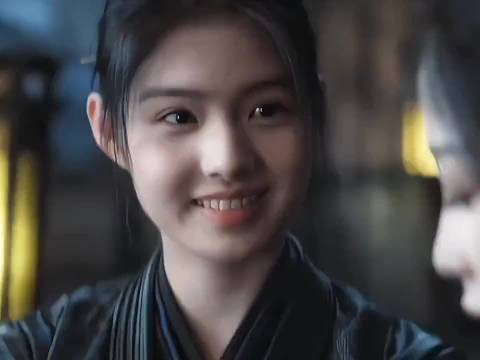 这种气质不是靠造型堆出来的，是本身带着的，所以看着才不刻意，很舒服