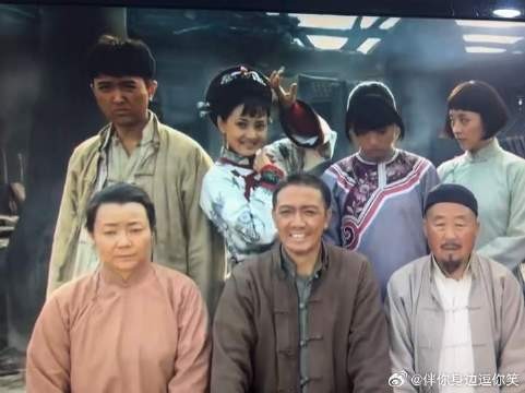闯关东朱家房子被烧,老朱那文不当回事