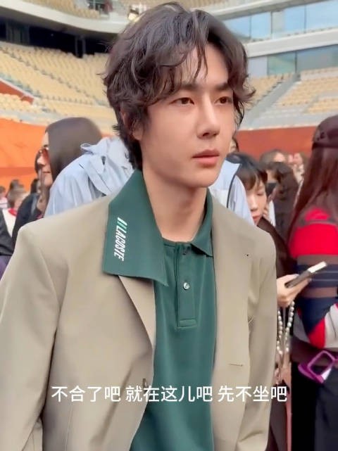 看出我们大狮子的果断力了！ .