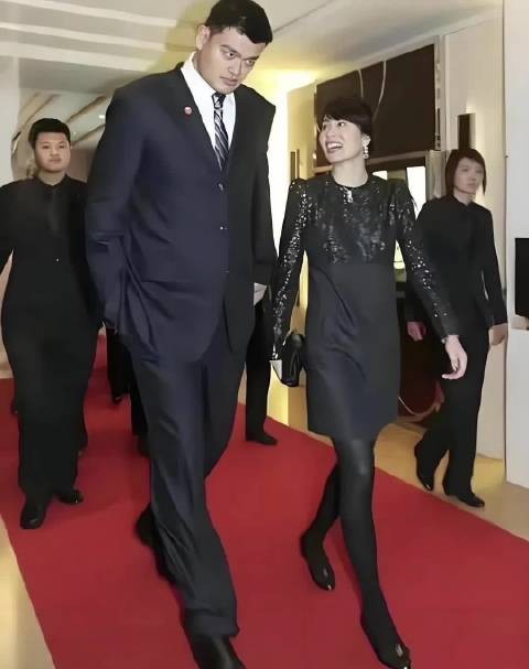 姚明与妻子,风华正茂,意气风发