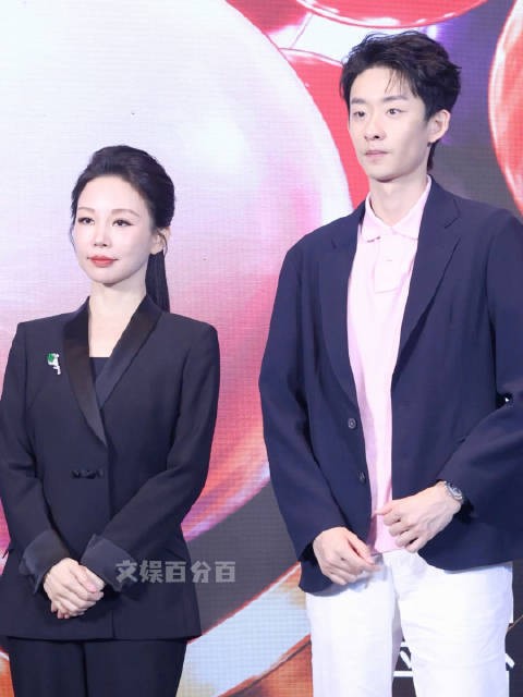 同框,曾经少年仰望如今并肩而立