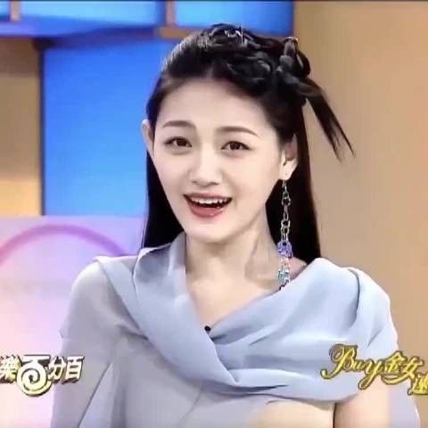 她的一辈子太波折了，反反复复的纠葛拿出来翻来覆去的讨论…