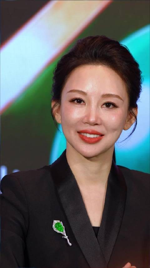 如果台球女王潘晓婷进娱乐圈拍戏,颜值和气质都是排名靠前的存在!