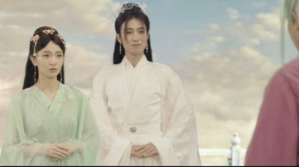 张弛在《喜剧之王》中演绎女装与精神分裂，展现演技