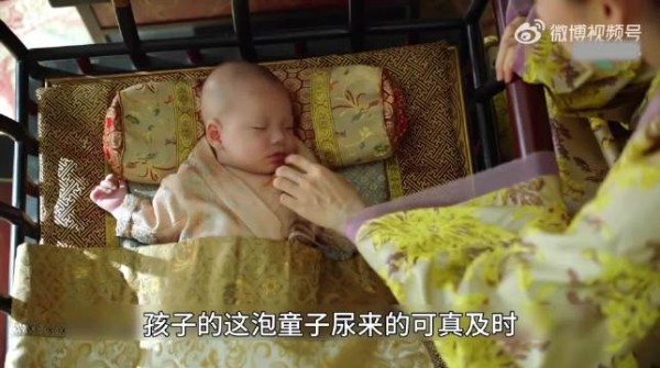 小孩的这泡童子尿来的可真及时,竟找出了暗中虐待自己的真凶