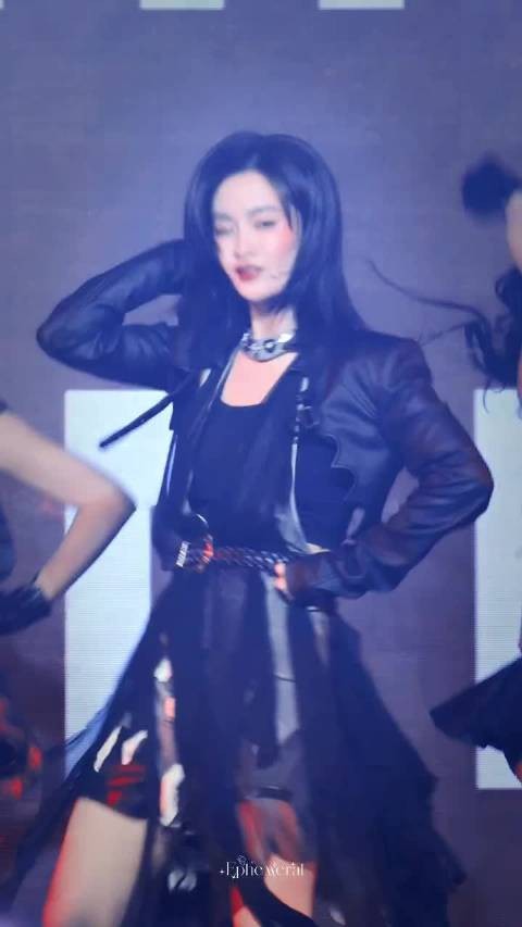 李晟确认加盟乘风跨季演唱会，两季姐姐齐聚深圳