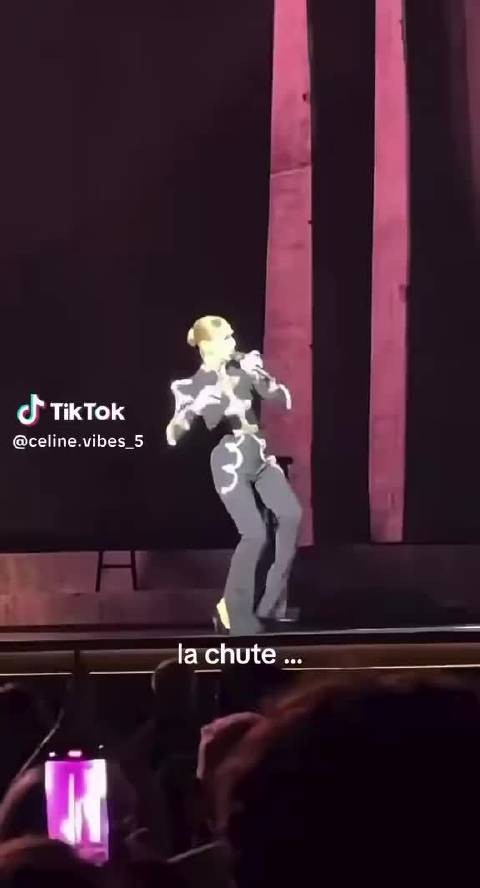 席琳·迪翁演出现场意外摔倒