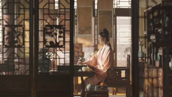 父母之命,媒妁之言,他们本各有天定的婚配,但兜兜转转…