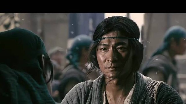 起初白龙身披甲,何人不识赵子龙