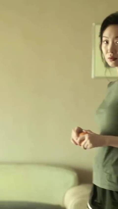 王佳佳长得不惊艳,为什么一站出来就让人挪不开眼?
